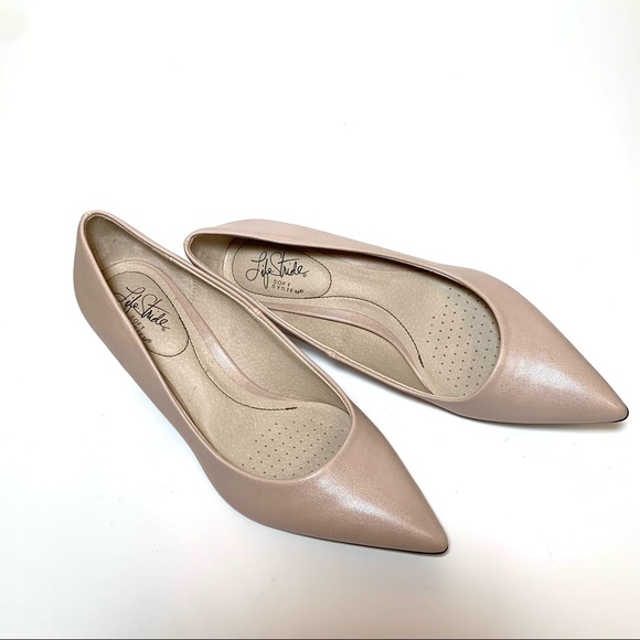 Life Stride Kitten Heel Pump Pretty Nude Size 7.5